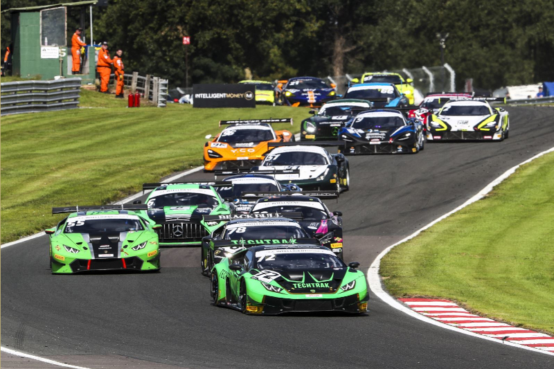 BALON AND KEEN LEAD BARWELL ONE-TWO AT OULTON; BALFE’S FLEWITT AND HANKEY WIN GT4